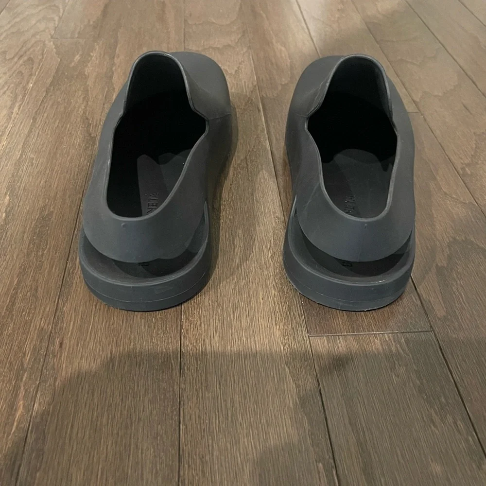Bottega Veneta Black Puddle Loafer - Picture 2 of 4